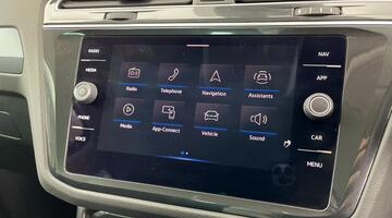 2022 Volkswagen TSI Active Euro 6 5-door (Black) - Image: 18