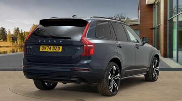 2024 Volvo 2.0h T8 18.8kWh Ultra Dark Auto 4WD Euro 6 5-door (Blue) - Image: 3