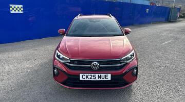 2025 Volkswagen 1.0 TSI R-Line DSG Euro 6 5-door (Red) - Image: 32