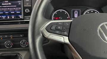 2025 Volkswagen 2.0 TDI T28 Highline FWD SWB Euro 6 5-door (White) - Image: 24