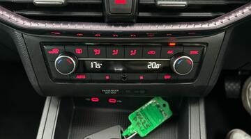 2025 SEAT 1.0 TSI XCELLENCE Lux DSG Euro 6 5-door (Blue) - Image: 29