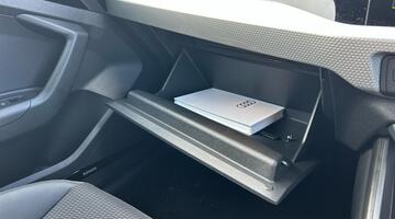 2025 Audi 1.0 TFSI 30 S line Sportback S Tronic Euro 6 5-door (Black) - Image: 25