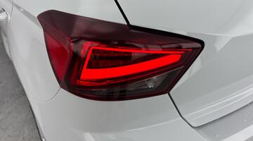 2025 SEAT 1.0 TSI FR DSG Euro 6 5-door (White) - Image: 30