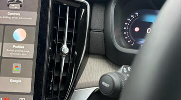 2025 Volvo 2.0 T8 18.8kWh Ultra Dark Auto 4WD Euro 6 5-door (Black) - Image: 79