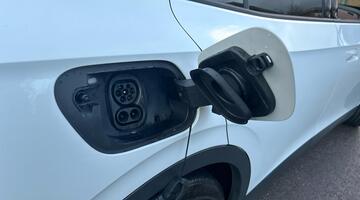 2021 Volkswagen Pro Performance 77kWh Max Auto 5-door (White) - Image: 19