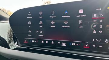 2025 Audi 2.0 TFSI S line S Tronic Euro 6 5-door (Black) - Image: 30