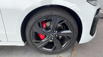 2025 Audi 100kWh Launch Edition Auto 5-door (White) - Image: 5