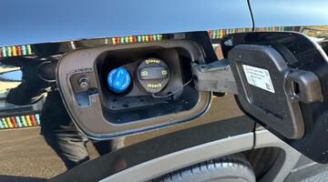 2025 Volkswagen 2.0 TDI Life DSG Euro 6 5-door (Black) - Image: 17