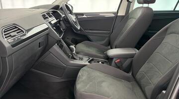 2023 Volkswagen TSI Elegance DSG Euro 6 5-door (Black) - Image: 33