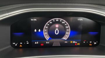 2025 Volkswagen 1.0 TSI Style Euro 6 5-door (Multicolour) - Image: 21