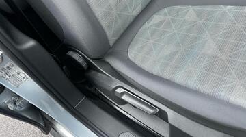 2020 Volkswagen Pro Performance 58kWh Life Auto 5-door (Silver) - Image: 30