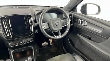 2021 Volvo T3 R-Design Auto Euro 6 5-door (Black) - Image: 8