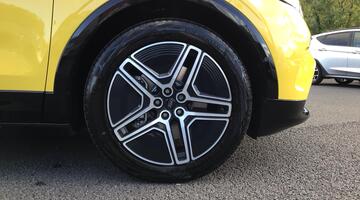 2025 Ford Extended Range 77kWh Premium Auto 5-door (Yellow) - Image: 5