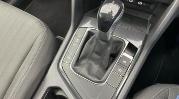 2021 Volkswagen 2.0 TDI Life DSG Euro 6 5-door (Silver) - Image: 12