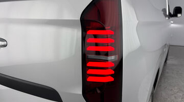 2025 Volkswagen 2.0 TDI T30 Commerce Plus FWD SWB Euro 6 5-door (Grey) - Image: 18