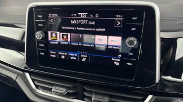 2025 Volkswagen TSI R-Line DSG Euro 6 5-door (Black) - Image: 13