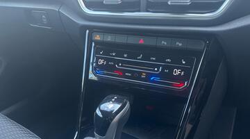 2025 Volkswagen TSI R-Line DSG 2WD Euro 6 2-door (Black) - Image: 16