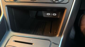 2025 Volkswagen 1.0 TSI Life Euro 6 5-door (White) - Image: 29