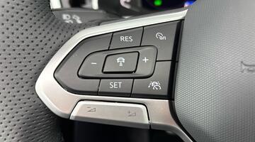 2025 Volkswagen TSI R-Line DSG 2WD Euro 6 2-door (Grey) - Image: 21