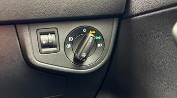 2025 Volkswagen 1.0 TSI R-Line DSG Euro 6 5-door (Grey) - Image: 21