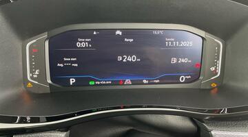 2020 Volkswagen 2.0 TDI Executive DSG Euro 6 5-door (Blue) - Image: 25