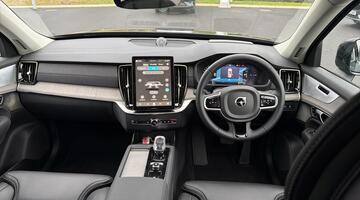 2025 Volvo 2.0 T8 18.8kWh Ultra Dark Auto 4WD Euro 6 5-door (Black) - Image: 8