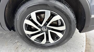 2022 Volkswagen TSI Active DSG Euro 6 5-door (Grey) - Image: 32