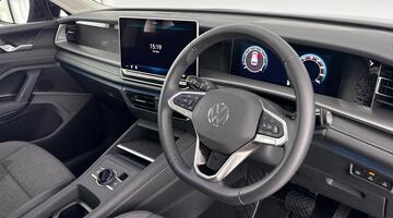 2025 Volkswagen ETSI MHEV Life DSG Euro 6 5-door (Purple) - Image: 6