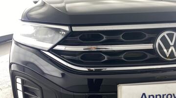 2025 Volkswagen TSI R-Line DSG 2WD Euro 6 2-door (Black) - Image: 42