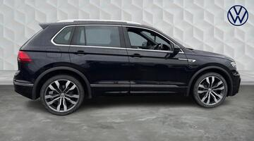 2017 Volkswagen 2.0 TDI BlueMotion Tech R-Line DSG 4Motion Euro 6 5-door (Black) - Image: 4