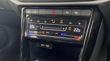 2025 Volkswagen TSI R-Line DSG Euro 6 5-door (Silver) - Image: 7