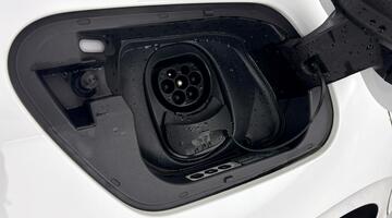 2022 Volkswagen Pro Performance 58kWh Family Auto 5-door (White) - Image: 29