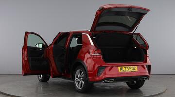 2023 Volkswagen TSI R-Line DSG Euro 6 5-door (Red) - Image: 11