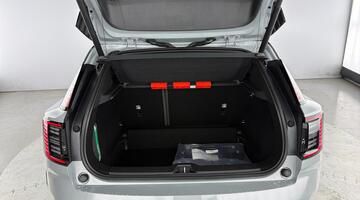 2025 Volvo Single Motor Extended Range 69kWh Plus Auto 5-door (Grey) - Image: 12