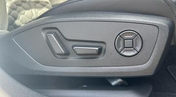 2025 Audi TFSI Carbon Vorsprung S Tronic quattro Euro 6 4-door (White) - Image: 14