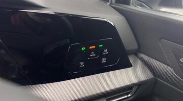 2025 Volkswagen TSI R-Line Euro 6 5-door (Black) - Image: 24