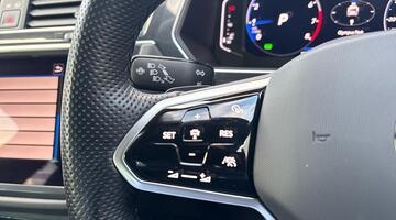 2023 Volkswagen TSI R-Line DSG Euro 6 5-door (Black) - Image: 28