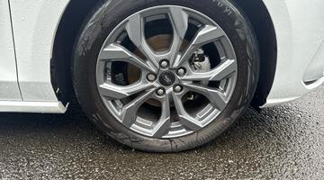 2024 Ford 1.0T EcoBoost MHEV ST-Line Euro 6 5-door (White) - Image: 32