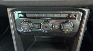 2020 Volkswagen 2.0 TDI Match 4Motion Euro 6 5-door (Grey) - Image: 50