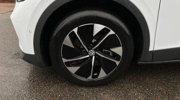 2025 Volkswagen Pro 77kWh Match Auto 5-door (White) - Image: 28