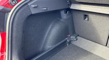 2025 Volkswagen 1.0 TSI R-Line DSG Euro 6 5-door (Red) - Image: 25