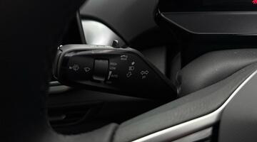 2025 Volkswagen Pro 77kWh Match Auto 5-door (Black) - Image: 27