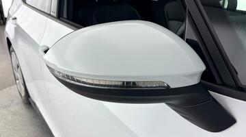 2022 Volkswagen Pro Performance 58kWh Family Auto 5-door (White) - Image: 42