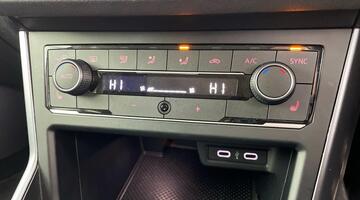 2021 Volkswagen 1.0 TSI Active Euro 6 5-door (Blue) - Image: 13