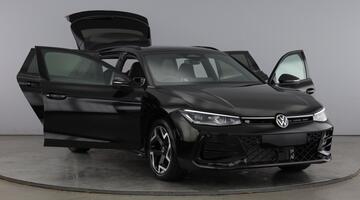 2025 Volkswagen 2.0 TSI R-Line DSG Euro 6 5-door (Black) - Image: 9