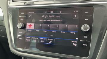 2022 Volkswagen TSI Active Euro 6 5-door (Black) - Image: 15