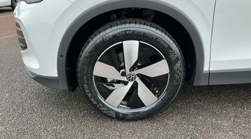 2025 Volkswagen ETSI MHEV Match DSG Euro 6 5-door (White) - Image: 30