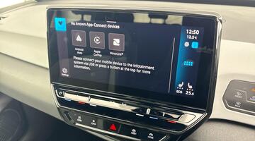 2022 Volkswagen Pro Performance 58kWh Family Auto 5-door (White) - Image: 22