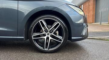 2023 SEAT 1.0 TSI FR Edition Euro 6 5-door (Grey) - Image: 5