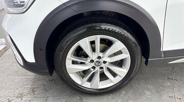 2025 Volkswagen 1.0 TSI Match DSG Euro 6 5-door (White) - Image: 29